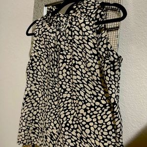 🌸 Chic Black & Cream Pattern Blouse 🖤 Effortless Style – Size L